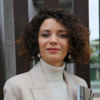 5 фасонов платьев, которые стройнят.