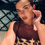 «Без этого я спать не ложусь»: лайфхак от Анны Седоковой, который и вашу кожу сделает упругой и сияющей.