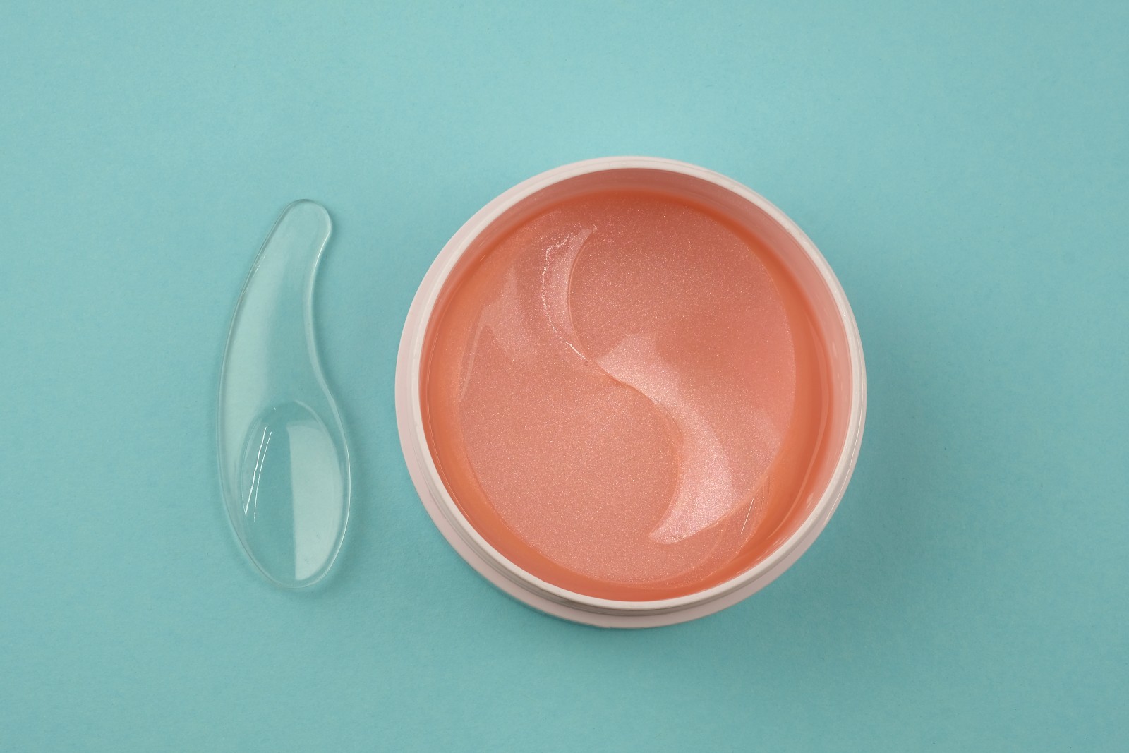 Гиперпотребление и обманчивый результат: как маркетологи из Южной Кореи смогли убедить мир, что их косметика нужна всем.